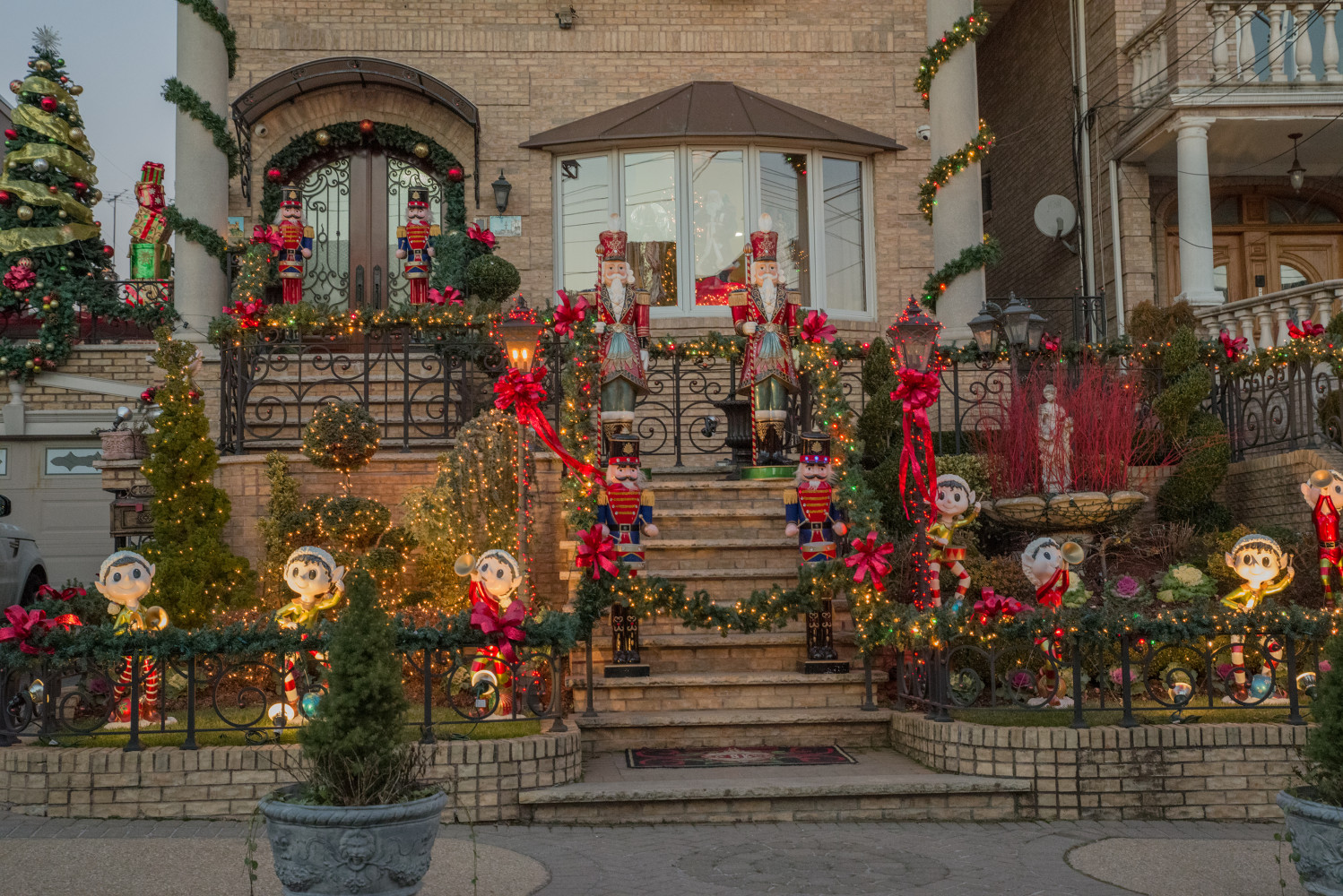 Christmas Lights Tour of Dyker Heights, NY